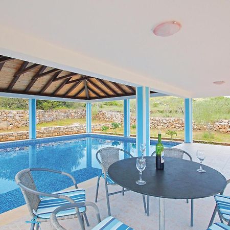 4 Bedroom Amazing Home In فيلا لوكا المظهر الخارجي الصورة