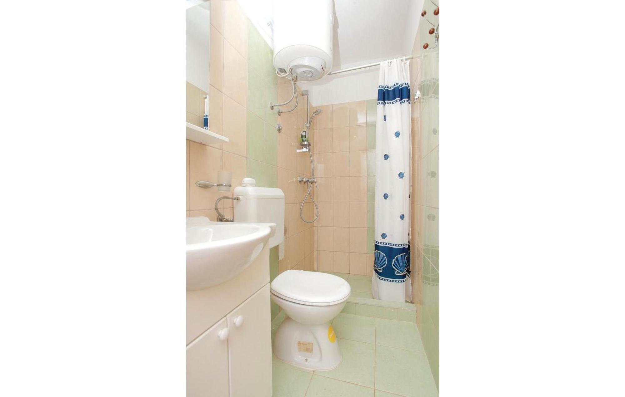 4 Bedroom Amazing Home In فيلا لوكا المظهر الخارجي الصورة